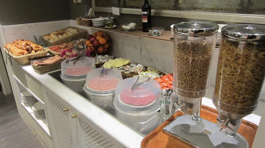 Hotel Cortes Rambla Barcelona 3*,